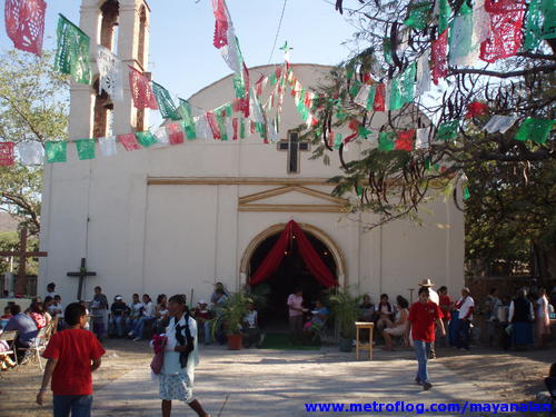 Iglesia de fiesta en Mayanalan
