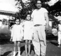 Jesús Quintanilla Alvarez y sus hijas María y Elen