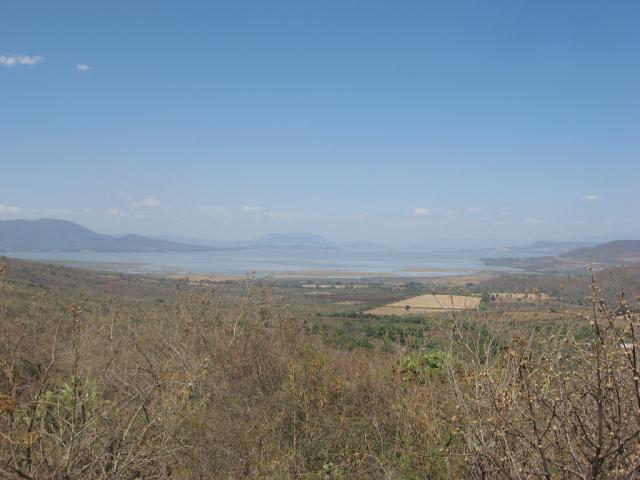 Vista del Lago de Cuitzeo camino a Cruces de Barre