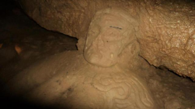 piedras en la cueva del rey kondy