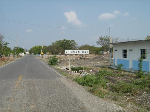 La Entrada de  Chigmecatitln por carretera